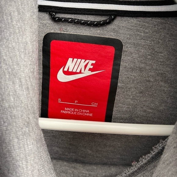 Nike Tech Fleece Hoodie - Picture 4 of 4